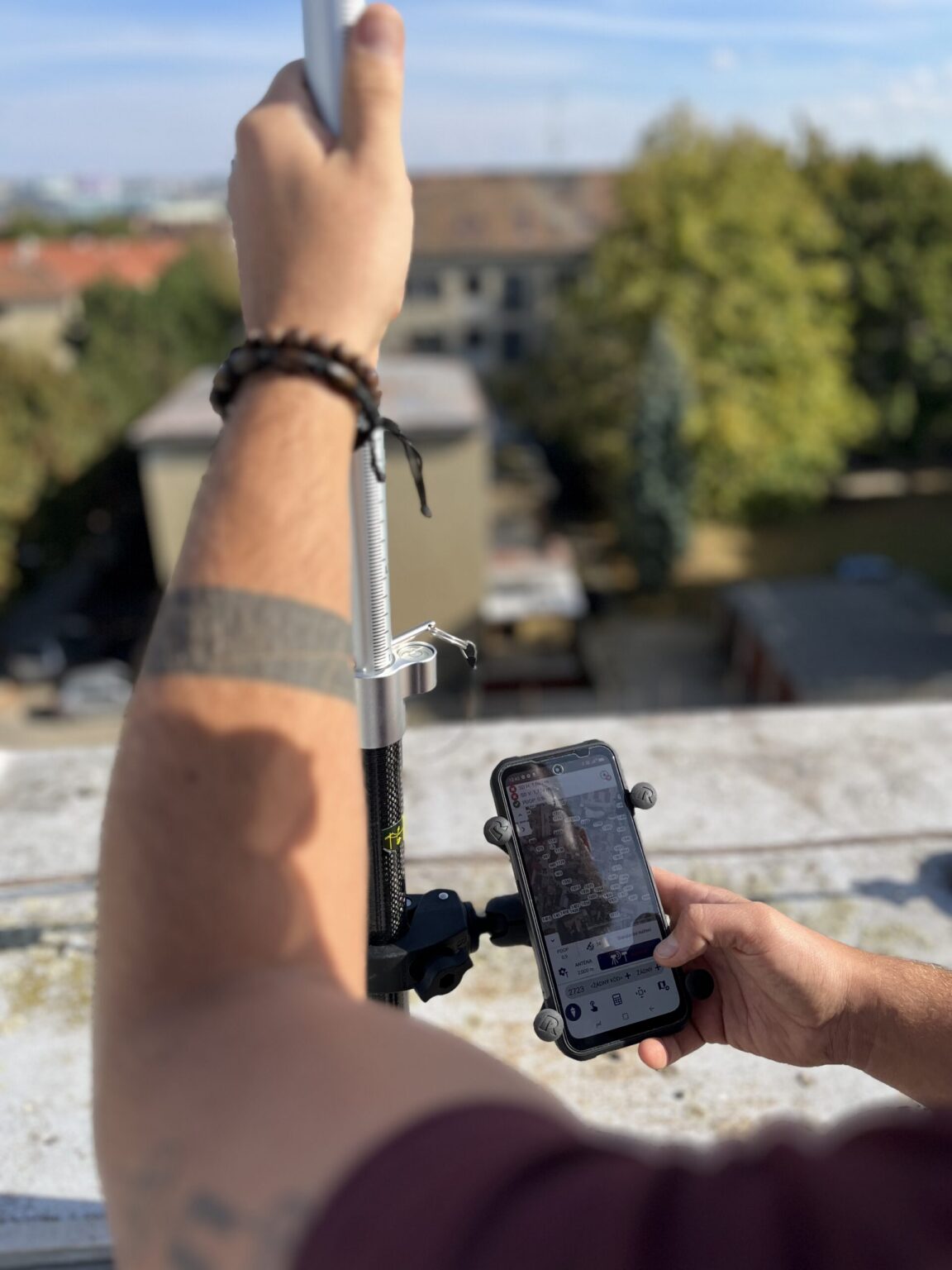 Prov&aacute;děn&iacute; pasportu stavby pomoc&iacute; mobiln&iacute;ho zař&iacute;zen&iacute; v ter&eacute;nu